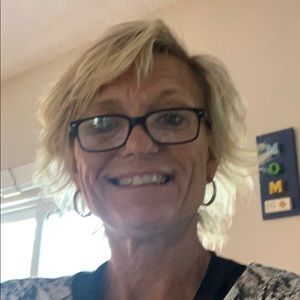 Meet your Posher, Lori